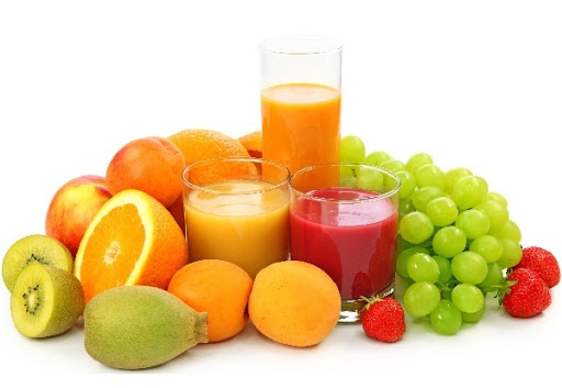 Có nên uống nước ép trái cây vào buổi tối không ?