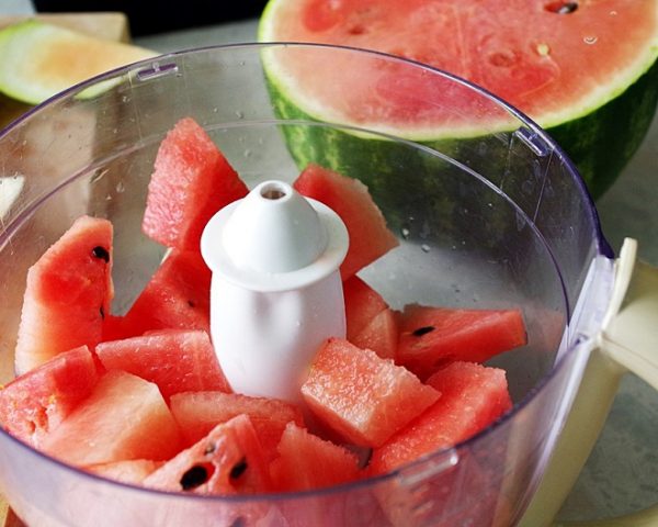 Cách làm Sinh tố dưa hấu sữa tươi nguyên kem 4 Cách làm Sinh tố dưa hấu sữa tươi nguyên kem