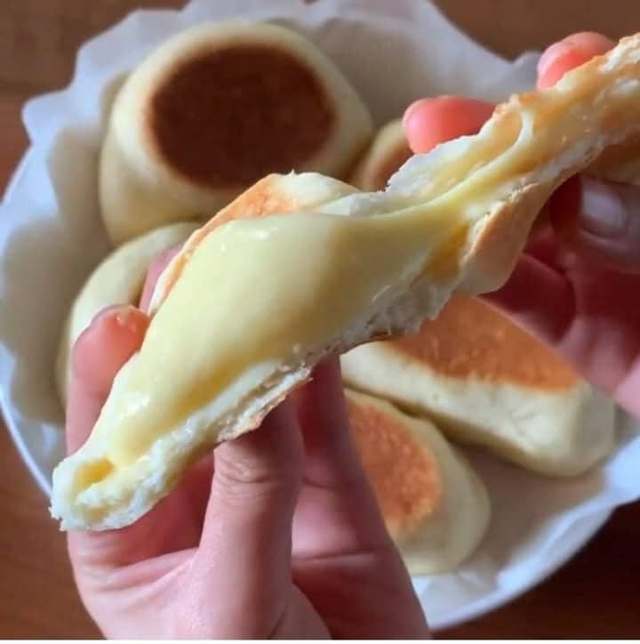Cách làm bánh mì sữa nhân kem trứng siêu đơn giản