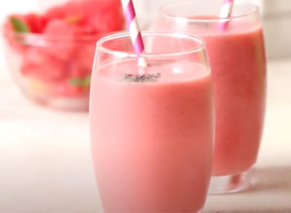 Cách làm Sinh tố dưa hấu sữa tươi nguyên kem 1 Cách làm Sinh tố dưa hấu sữa tươi nguyên kem